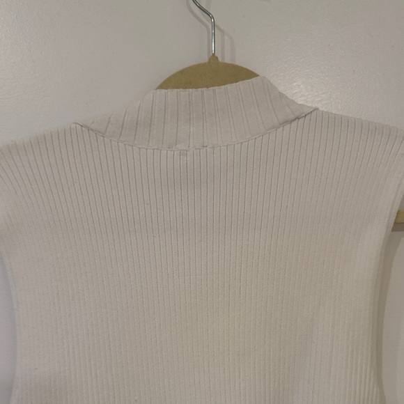 Express Cream Ribbed Tank Top - Picture 11 of 14